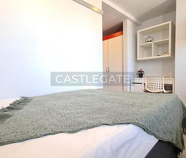 6 bedroom flat share to rent - Photo 3