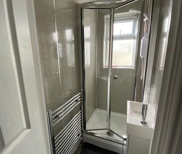 5 bedroom terraced house to rent - Photo 4