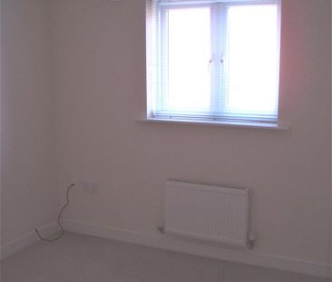 2 bedroom ground floor flat to rent - Photo 1