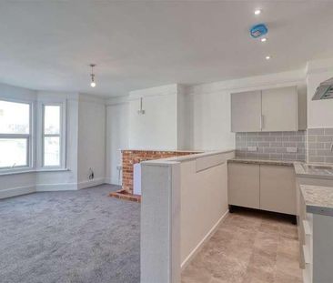 Orwell Road, Clacton On Sea, CO15 - Photo 2