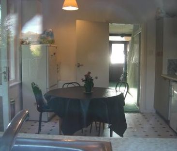 5 Bed Detached House With Large Garden in Winton - Photo 4