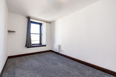 3 bedroom apartment to rent - Photo 5