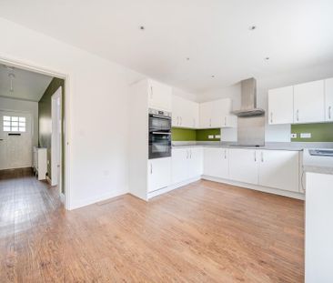 4 bedroom detached house to rent - Photo 6