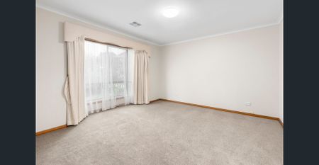 Well-Maintained Family Home in the Heart of Werribee - Photo 4