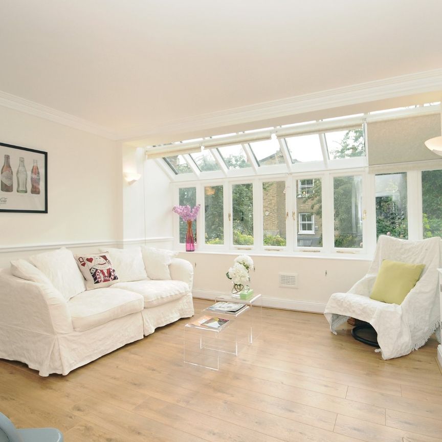 Wandsworth Bridge Road, London, SW6 - Photo 1