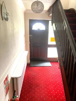 6 bedroom detached house to rent - Photo 1