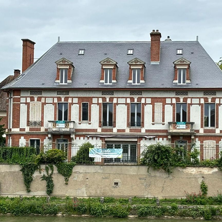 Location Appartement 3 pièces 79m² - Photo 1