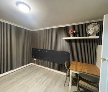 Studio Flat, Greyhound Hill, NW4 - Photo 6