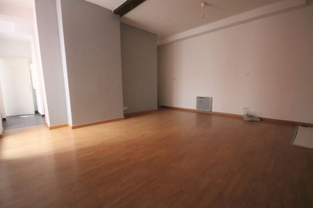 T2 de 49.60 m², rue de St André – Vieux Lille réf 28-002 - Photo 3