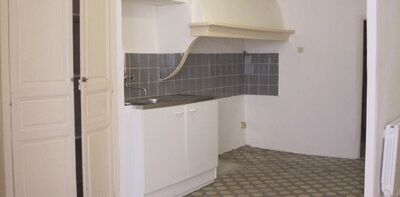 Location Appartement 1 pièce 44m² LA CIOTAT 13600 - Photo 2