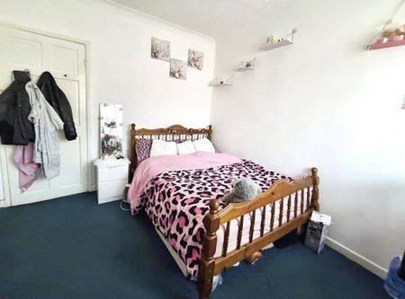 4 bedroom terraced house to rent - Photo 3