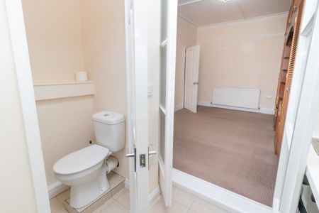 Room in a Shared House, Melrose Avenue, CR4 - Photo 3