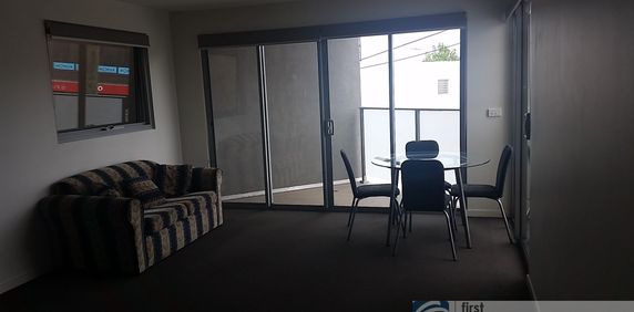 "Perfect Position" - Photo 2