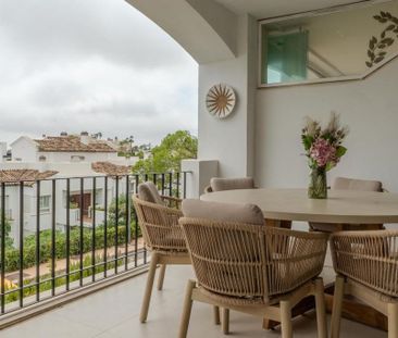 Luxury Apartment for rent in Benahavís, Andalusia - Photo 2