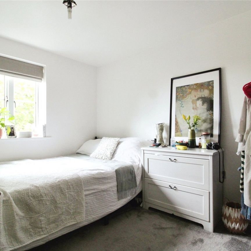 Cabot Court, - Photo 1