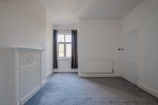 4 bedroom flat to rent - Photo 4