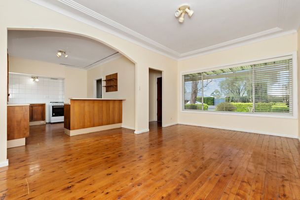 Single-level home in sought after pocket of Mount Colah - Photo 1