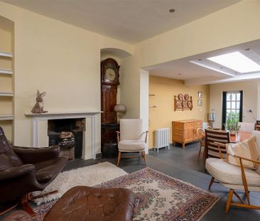 3 bedroom terraced house to rent - Photo 3