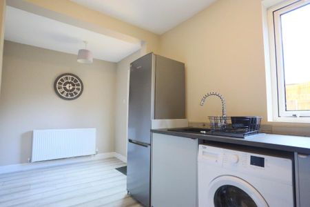 2 bedroom terraced house to rent - Photo 5