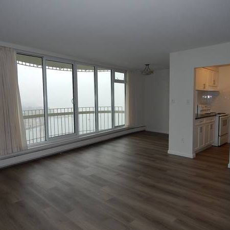 West End - 1 Bdrm - Ocean View - Renovated - Photo 2