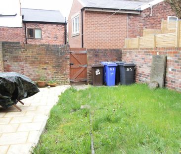 5 bedroom House To Let - Photo 5