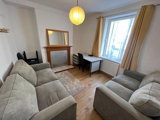 4 bedroom terraced house to rent - Photo 1