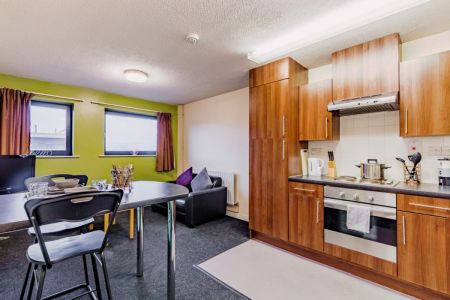 Classic 3 bed En-Suite - Photo 3