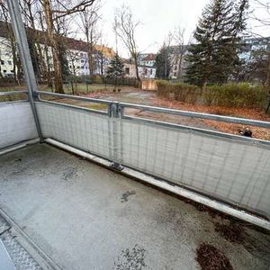 Offene Küche / komplett zum Innenhof - Designbelag wird neu verlegt ! - Photo 3