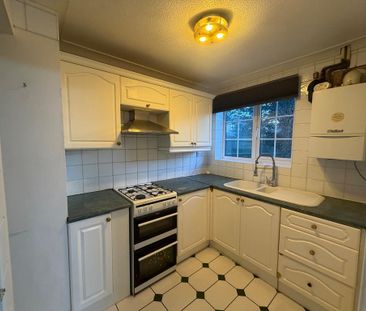 3 bedroom semi-detached house to rent - Photo 6