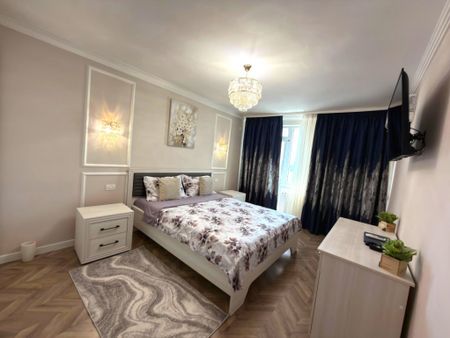 Garsonier de închiriat, 40 mp, parcare, zona Centru - Photo 2