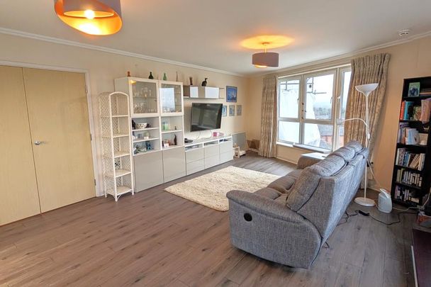 Station Approach, Woking - 2 bedrooms Property for lettings - Seymours - Photo 1