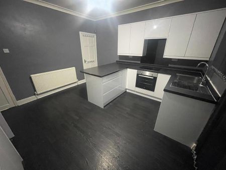 2 bedroom terraced house to rent - Photo 4
