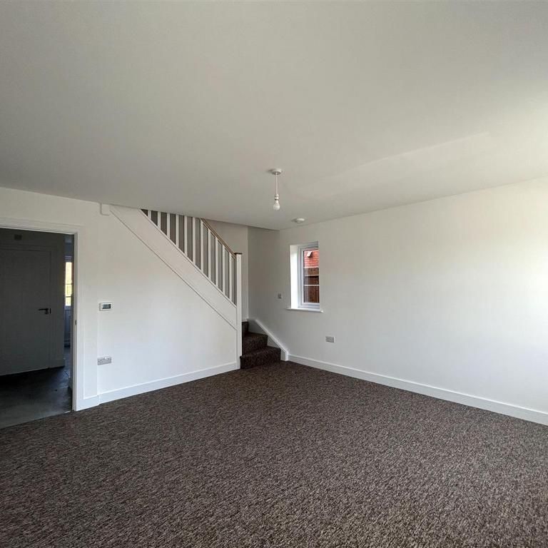 2 bedroom end of terrace house to rent - Photo 1