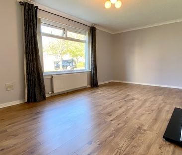 Stirling Drive, East Mains, G74 - Photo 2
