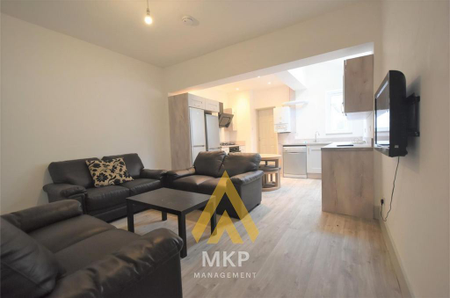 6 bedroom terraced house to rent - Photo 3