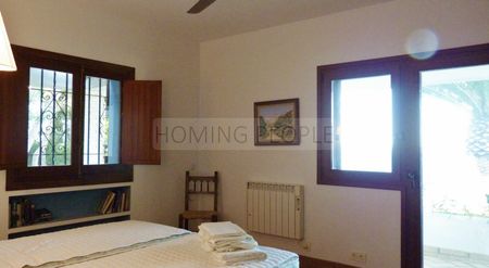 Villa espaciosa y jardines con mucho encanto - Foto 4