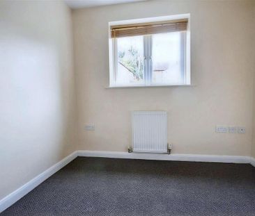 2 bedroom end of terrace house to rent - Photo 1