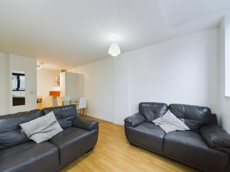 2 bedroom flat to rent - Photo 3