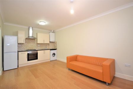 Lea Bridge Road, London - Photo 3