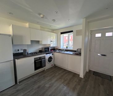 3 bedroom end of terrace to rent Saxelbye Avenue, Derby - Photo 6