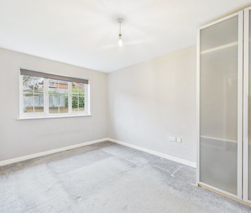 2 bedroom in Hopper Vale, Bracknell - Photo 6