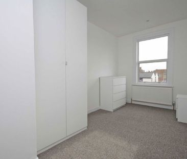 Clapham High Street, SW4, London - Photo 3