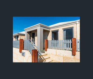 Low Maintenance Modern Home - Photo 2