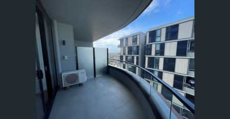 EXTRA SPACIOUS - 1 BR + STUDY (with closing doors) - Photo 4