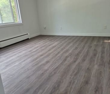 For Lease - 13 Sterling Street Unit# 3, London East, Ontario - Photo 2