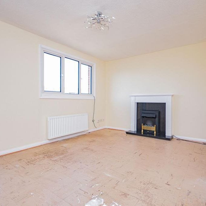 3 bedroom end of terrace house to rent - Photo 1