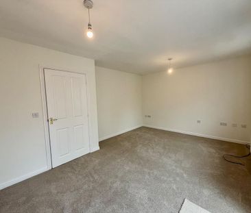 4 bedroom semi-detached house to rent - Photo 6