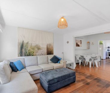 Perfectly located in the heart of Barwon Heads - Photo 1