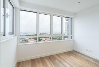 4 Bedroom Apartment with a view, Restelo, Lisboa