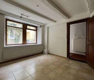 FOR RENT – Unconventional 3-room duplex apartment in Saint-Aubin - Photo 5